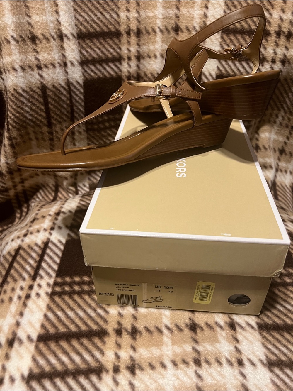 Michael Kors Beige Shoe Box - Luggage Color